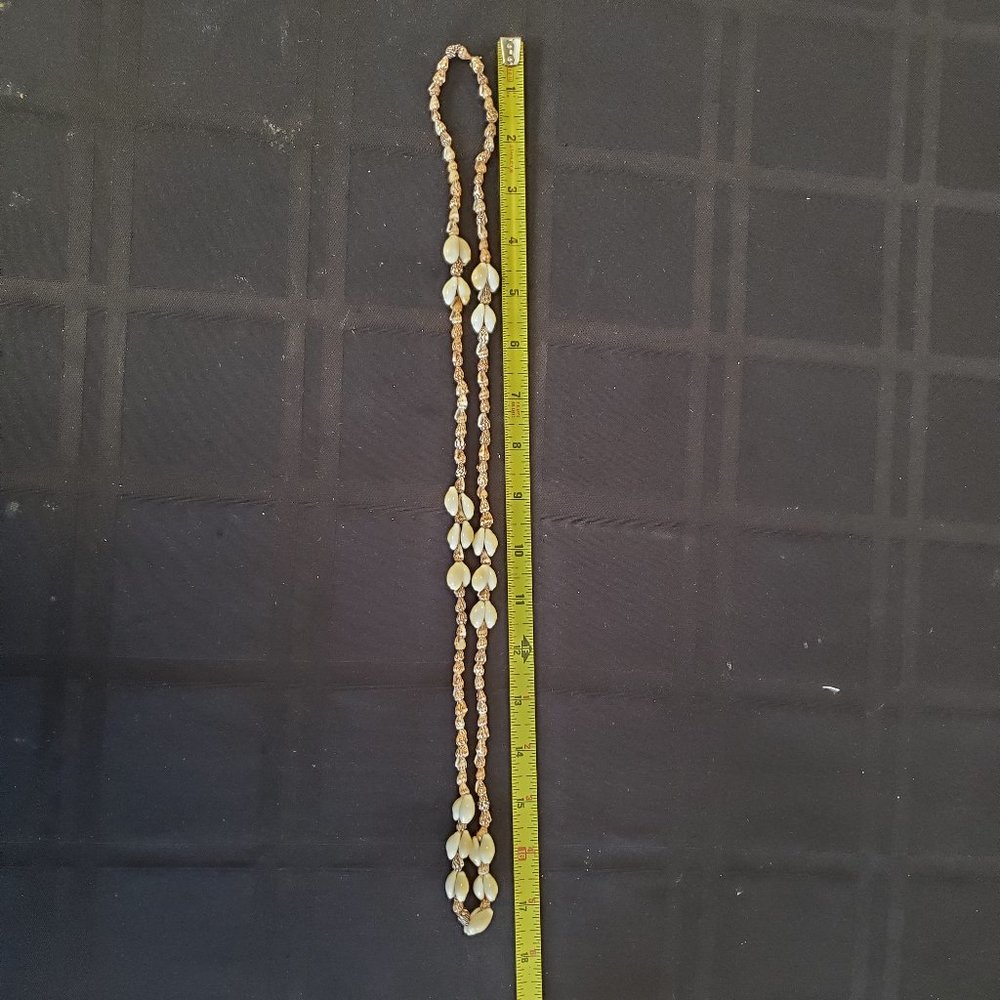 Vintage Beautiful Brown & White Shell Boho Necklace from Hawaii        B - Picture 5 of 5